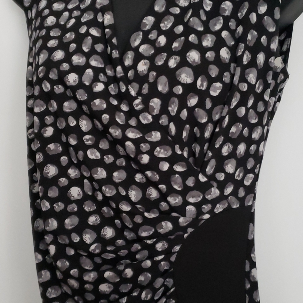 Fitted dress - Picture 3 of 5